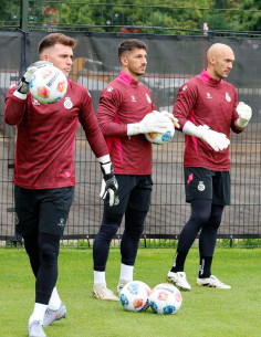 SUDADERA ENTRENAMIENTO... 2