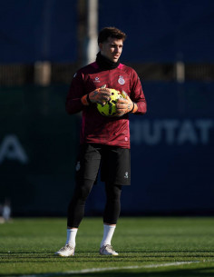 JUNIOR GOALKEEPER TRAINING... 2