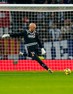 BLACK GOALKEEPER KIT 25/26