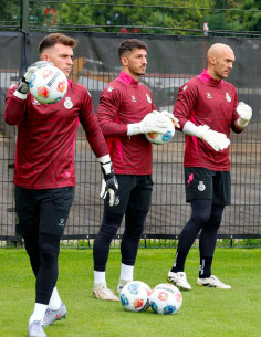 SUDADERA ENTRENAMIENTO... 2