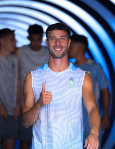 SLEEVELESS PLAYER TRAINING...