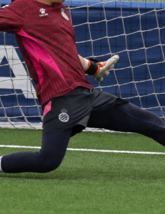 ADULT GOALKEEPER TRAINING...