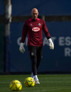 JUNIOR GOALKEEPER TRAINING... 2