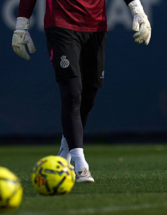 JUNIOR GOALKEEPER TRAINING...